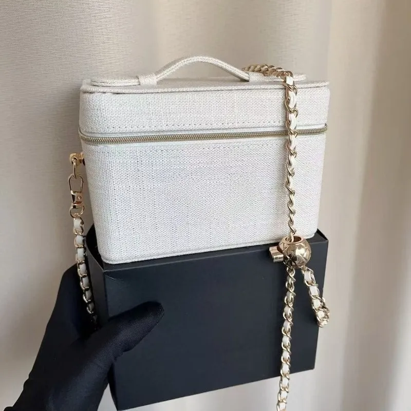 Luxury Bags Limited Edition - حقيبة مكياج إصدار محدود لعيد الميلاد