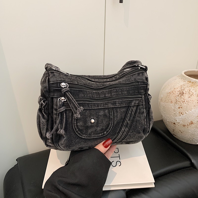 حقيبة دنيم زرقاء بتصميم ريترو  - مراجعة Luxury Bags Blue وسعره