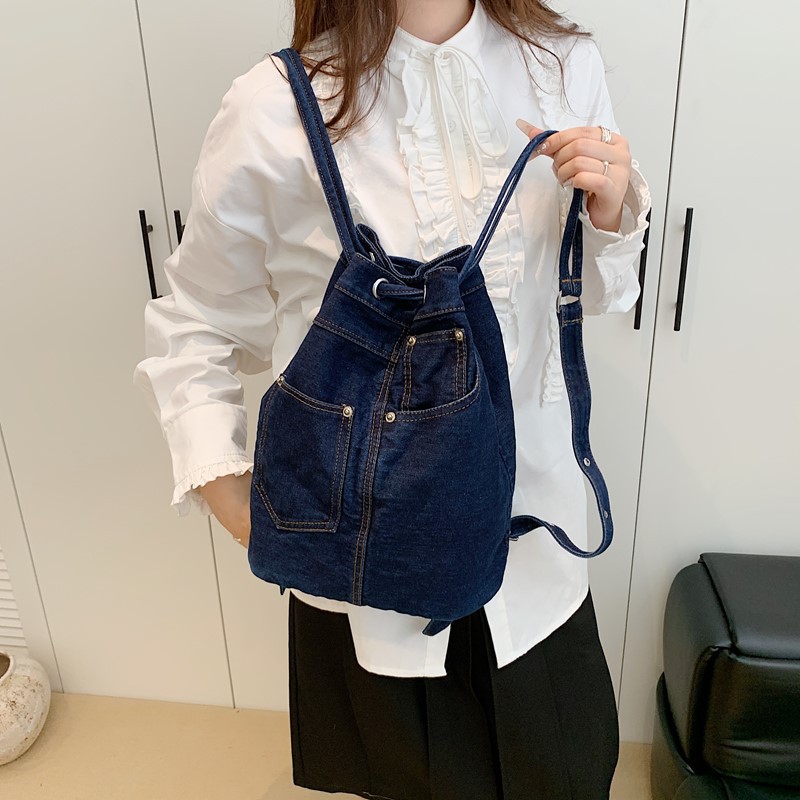 حقائب ظهر نسائية من قماش الدني - مراجعة Luxury Bags Blue وسعره