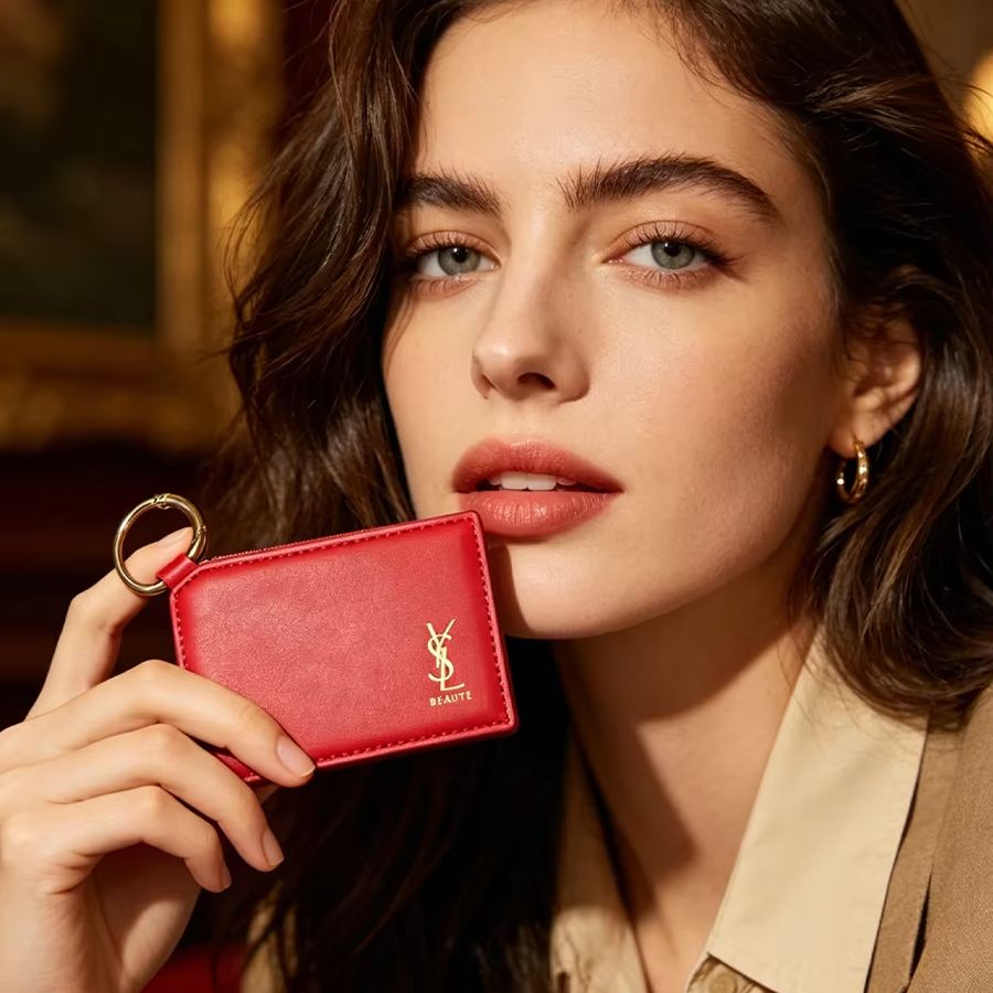 مرآة مكياج صغيرة مربعة الشكل م - مراجعة Luxury Bags Ysl وسعره